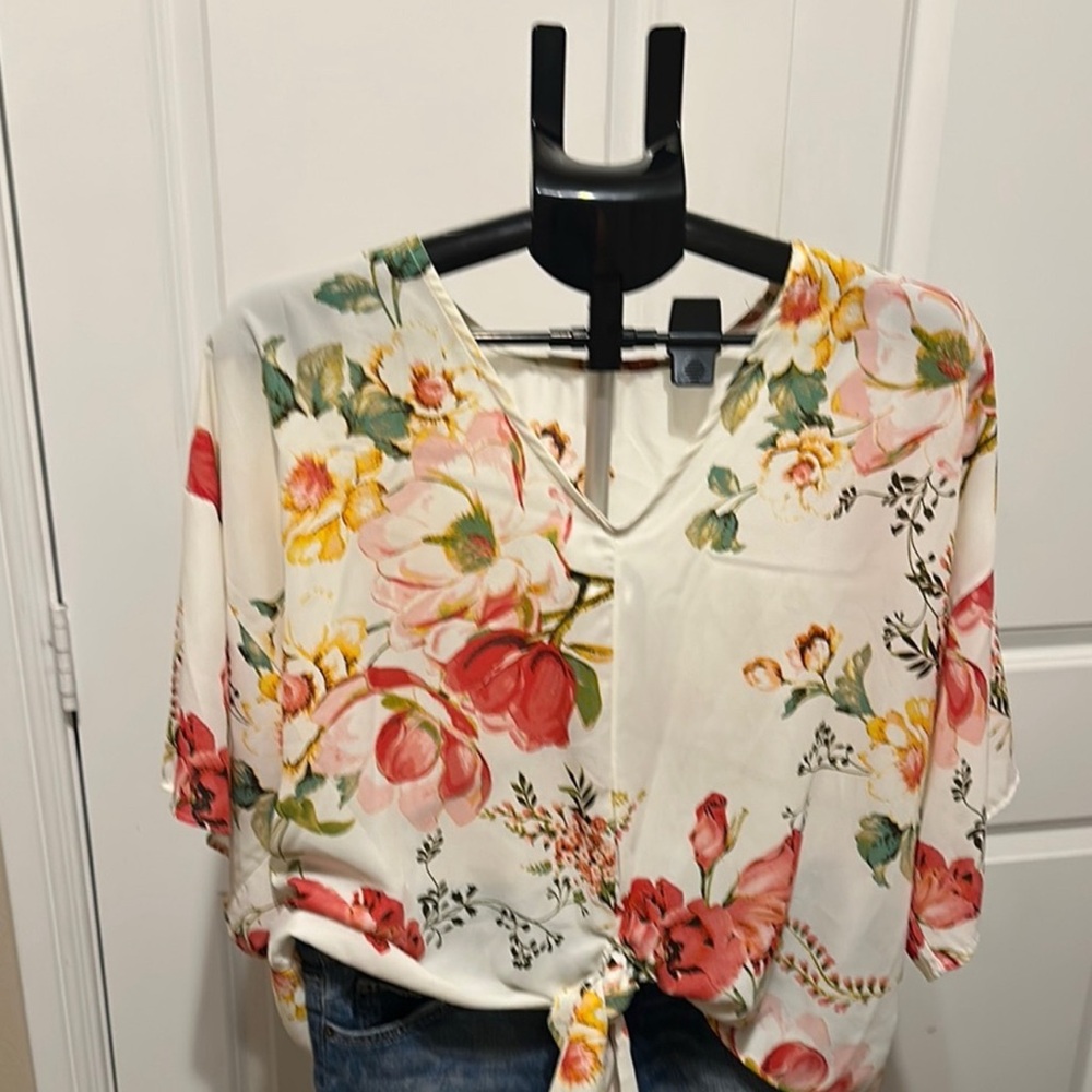 Cream and Pink Tie Front Blouse with Relaxed Fit size M box 5 - Picture 8 of 8